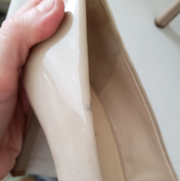 Nine West Patent Leather Cream Heels Size 8.5 EUC - Picture 3 of 8
